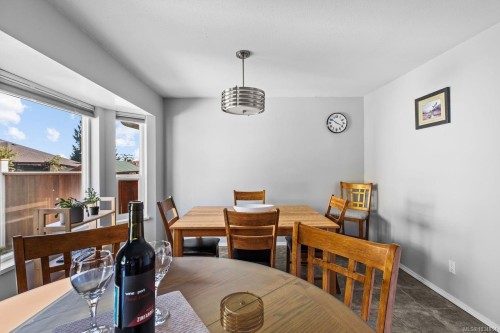 1076 Springbok Rd, Campbell River, BC 