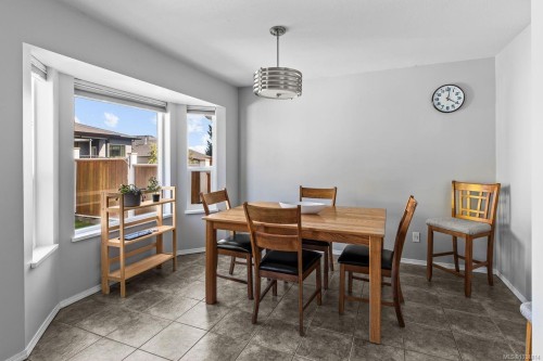 1076 Springbok Rd, Campbell River, BC 