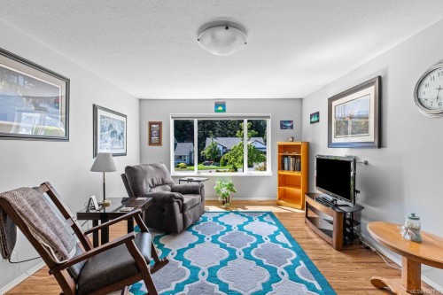 1076 Springbok Rd, Campbell River, BC 