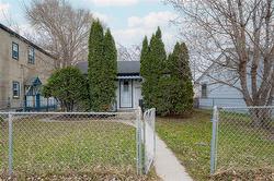 1460 Logan AVE  Winnipeg, MB R3E 1S2