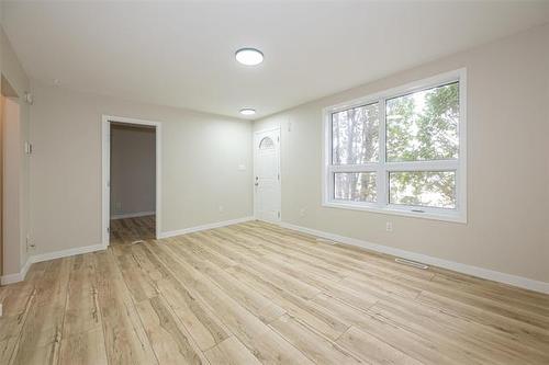1460 Logan Ave, Winnipeg, MB 