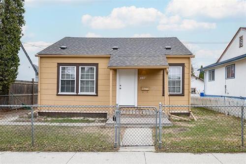 687 Atlantic AVE  Winnipeg, MB R2W 0S6