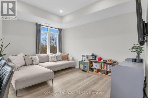 56 - 405 Myers Road, Cambridge, ON - Indoor Photo Showing Living Room