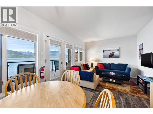 3935 Eagle Bay Road Unit# 7B, Eagle Bay, BC - Indoor