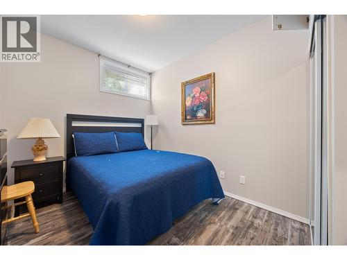 3935 Eagle Bay Road Unit# 7B, Eagle Bay, BC - Indoor Photo Showing Bedroom