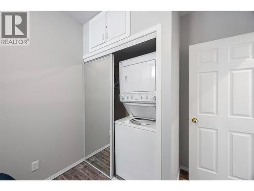 3935 Eagle Bay Road Unit# 7B, Eagle Bay, BC - Indoor Photo Showing Laundry Room