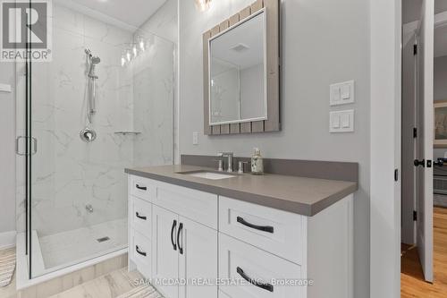 3047 Grenville Drive, Mississauga, ON - Indoor Photo Showing Bathroom