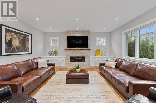 3047 Grenville Drive, Mississauga, ON - Indoor Photo Showing Living Room With Fireplace