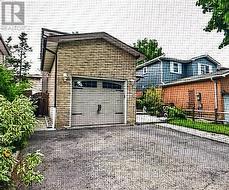 16 BLOSSOM AVENUE Brampton, ON L6X 2W3