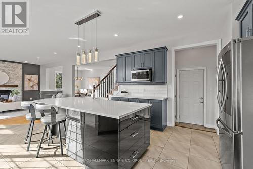 2649 Fallingwater Circle, Ottawa, ON - Indoor Photo Showing Kitchen With Upgraded Kitchen