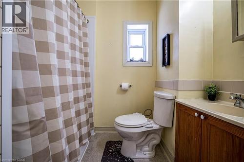 51 Tisdale Street N, Hamilton, ON - Indoor Photo Showing Bathroom