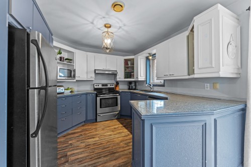 Kitchen - 42 Rue Xavier, Saint-Lin/Laurentides, QC - Indoor Photo Showing Kitchen