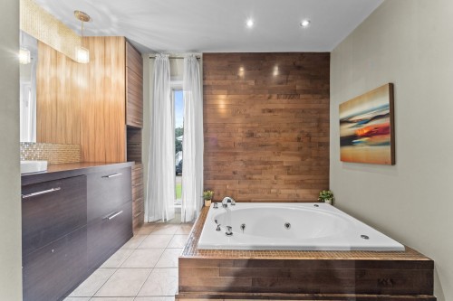 Bathroom - 42 Rue Xavier, Saint-Lin/Laurentides, QC - Indoor Photo Showing Bathroom