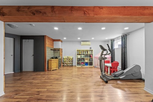 Family Room - 42 Rue Xavier, Saint-Lin/Laurentides, QC - Indoor