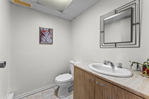 Powder room - 42 Rue Xavier, Saint-Lin/Laurentides, QC - Indoor Photo Showing Bathroom