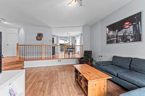 Living Room - 42 Rue Xavier, Saint-Lin/Laurentides, QC - Indoor Photo Showing Living Room