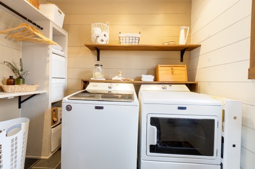 Salle de lavage - 1661 Rue Des Tangaras, Prévost, QC - Indoor Photo Showing Laundry Room