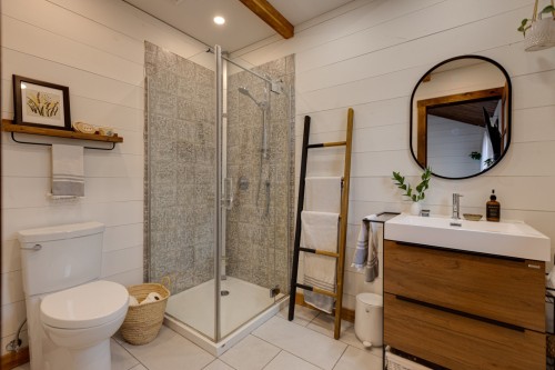 Salle de bains attenante à la CCP - 1661 Rue Des Tangaras, Prévost, QC - Indoor Photo Showing Bathroom