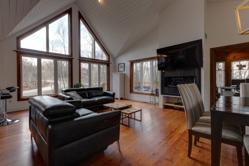 Salon - 1661 Rue Des Tangaras, Prévost, QC - Indoor Photo Showing Living Room With Fireplace