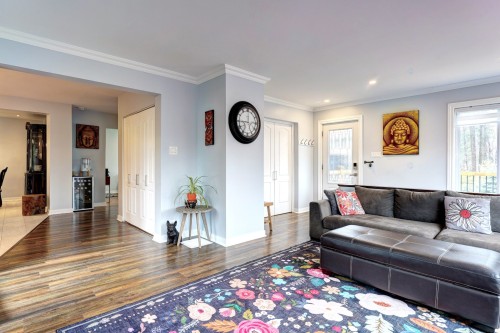 Living Room - 18 Rue Marcel, Saint-Hippolyte, QC - Indoor Photo Showing Living Room