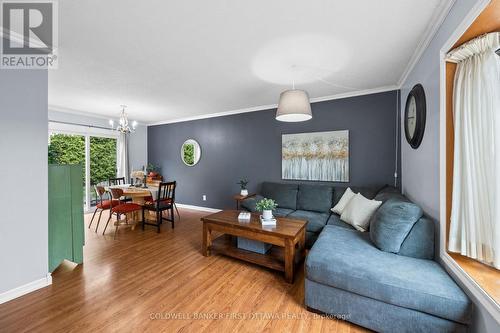 2681 Moncton Road, Ottawa, ON - Indoor Photo Showing Living Room