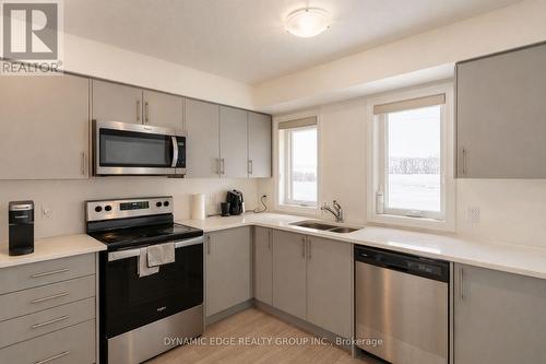 25 - 235 CHAPEL HILL DRIVE  Kitchener, ON N2R 0S4
