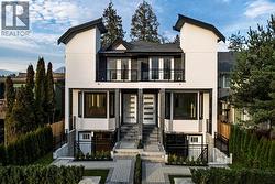 254 E 18TH STREET  North Vancouver, BC V7L 2X6