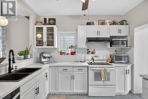 209 Glendale Avenue N, Hamilton, ON - Indoor Photo Showing Kitchen With Double Sink