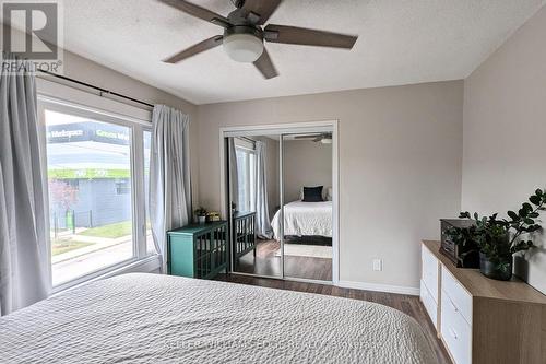 209 Glendale Avenue N, Hamilton, ON - Indoor Photo Showing Bedroom