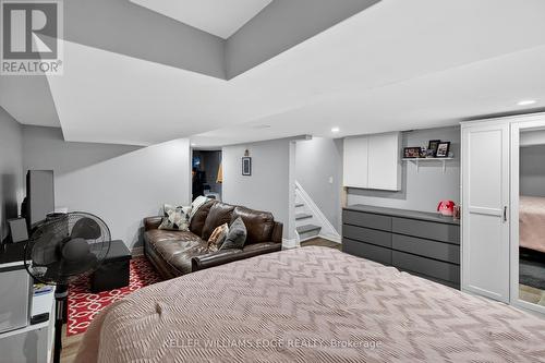 209 Glendale Avenue N, Hamilton, ON - Indoor Photo Showing Bedroom