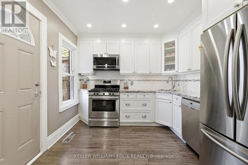 74 Graham Avenue S, Hamilton, ON - Indoor Photo Showing Kitchen With Upgraded Kitchen