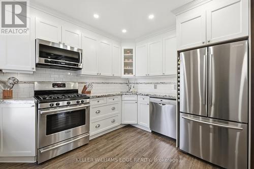 74 Graham Avenue S, Hamilton, ON - Indoor Photo Showing Kitchen With Upgraded Kitchen