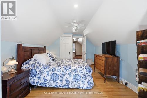 74 Graham Avenue S, Hamilton, ON - Indoor Photo Showing Bedroom