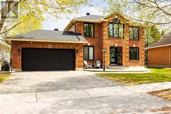 82 BEECHFERN DRIVE Ottawa, ON K2S 1E3