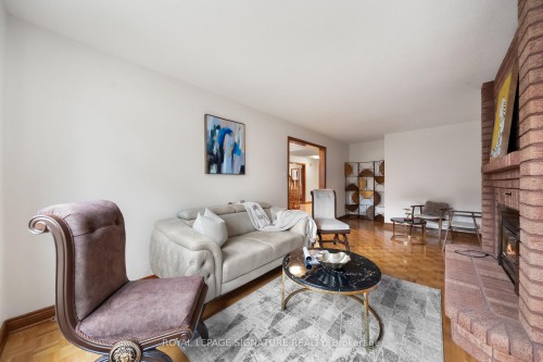 2978 Pettigrew Crescent, Mississauga, ON - Indoor Photo Showing Living Room With Fireplace