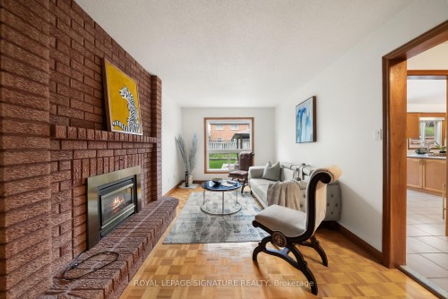 2978 Pettigrew Crescent, Mississauga, ON - Indoor Photo Showing Living Room With Fireplace