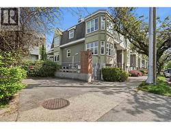 737 W 7TH AVENUE  Vancouver, BC V5Z 1B9