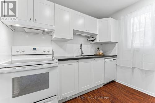 100 - 45 Hansen Road, Brampton, ON - Indoor Photo Showing Kitchen