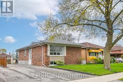 31 HEATHERGLEN ROAD Toronto, ON M9W 4P9