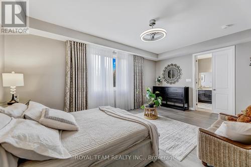 25 Thompson Way, Springwater, ON - Indoor Photo Showing Bedroom
