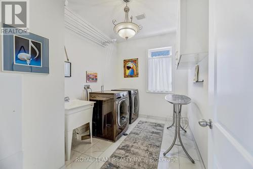 25 Thompson Way, Springwater, ON - Indoor Photo Showing Laundry Room