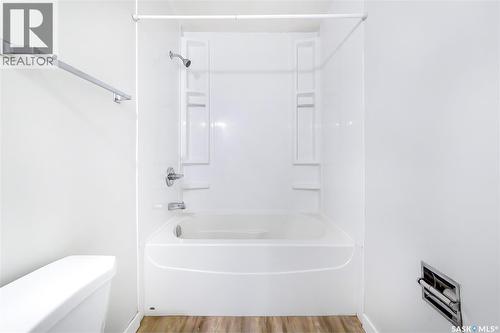 17 3625 Chaben Place, Saskatoon, SK - Indoor Photo Showing Bathroom