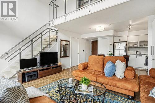 207 - 80 Western Battery Road, Toronto, ON - Indoor Photo Showing Living Room