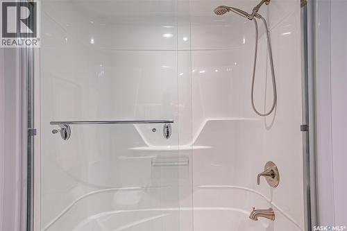 147 Frobisher Crescent, Saskatoon, SK - Indoor Photo Showing Bathroom
