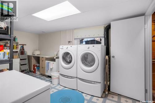 147 Frobisher Crescent, Saskatoon, SK - Indoor Photo Showing Laundry Room