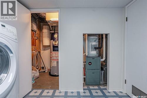147 Frobisher Crescent, Saskatoon, SK - Indoor Photo Showing Laundry Room