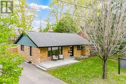 11 ARMSTRONG STREET Brampton, ON L6W 1W7