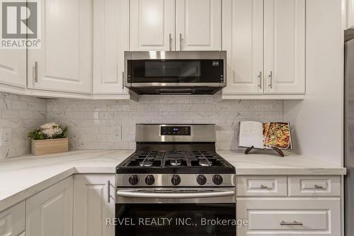 14 Mars Avenue, Hamilton, ON - Indoor Photo Showing Kitchen