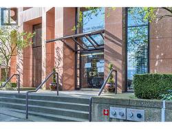 13C 1500 ALBERNI STREET  Vancouver, BC V6G 3C9