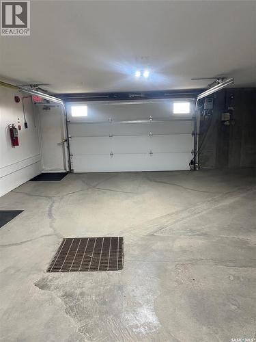 304 408 Heritage Drive, Estevan, SK - Indoor Photo Showing Garage